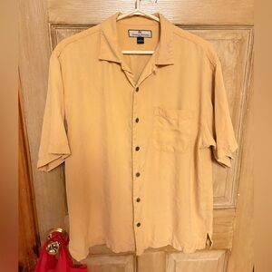 Tommy Bahama men’s medium short sleevee button up in mustard yellow